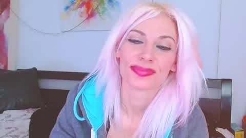 Lara online show from January 22, 10:38 pm