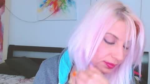 Lara online show from February 22, 9:53 pm