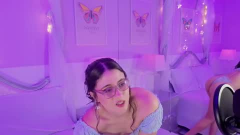 Snapshot of lillianderson chatting on September 19, 12:48 pm lillianderson -  Next stream start at 0700hs GTM-3 online show from September 19, 12:48 pm