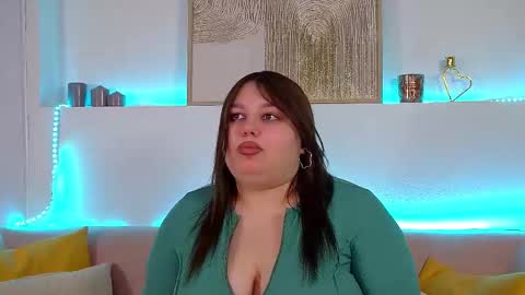 Snapshot of lillianhaig chatting on March 4, 5:21 am LillianHaig online show from March 4, 5:21 am