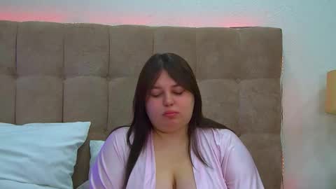 Snapshot of lillianhaig chatting on March 2, 6:57 pm LillianHaig online show from March 2, 6:57 pm