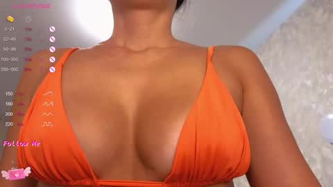 Snapshot of lilliasweety chatting on October 14, 4:04 am Lara Angel online show from October 14, 4:04 am