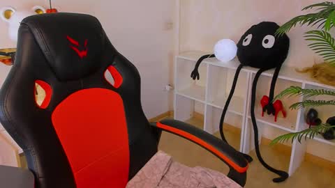 Snapshot of lillie_berry chatting on October 19, 5:20 am lillie_berry online show from October 19, 5:20 am