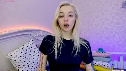 LilliMoore online show from January 23, 11:59 pm