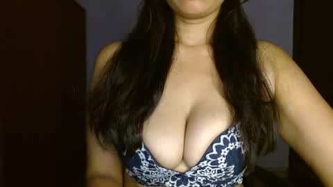 lilly_07 online show from July 7, 7:23 am