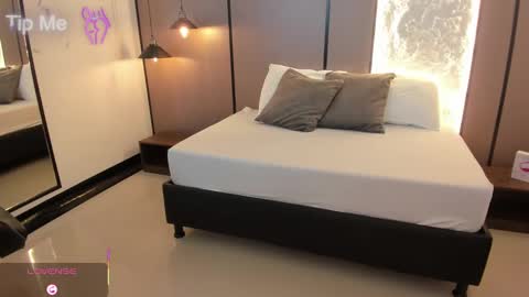 Snapshot of lilly_ass chatting on October 7, 12:42 pm L I L L Y online show from October 7, 12:42 pm