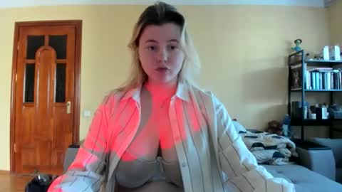 Lilly Depp online show from February 20, 1:34 pm