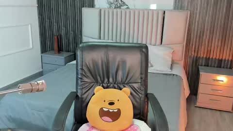 Lilly Ortiz online show from March 16, 7:40 pm