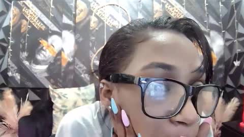 Snapshot of lilmissbaddiexxx chatting on October 1, 2:27 am lilmissbaddiexxx online show from October 1, 2:27 am