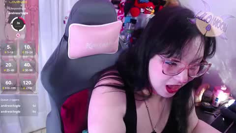 Snapshot of lilomoon69 chatting on October 18, 1:58 pm Lilo  online show from October 18, 1:58 pm