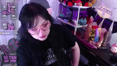 Snapshot of lilomoon69 chatting on October 30, 11:33 am Lilo  online show from October 30, 11:33 am