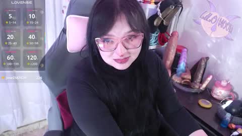 Snapshot of lilomoon69 chatting on October 5, 4:01 pm Lilo  online show from October 5, 4:01 pm