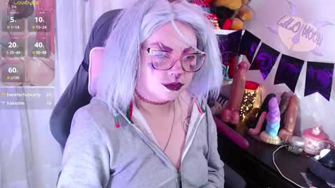 Snapshot of lilomoon69 chatting on October 23, 3:29 pm Lilo  online show from October 23, 3:29 pm