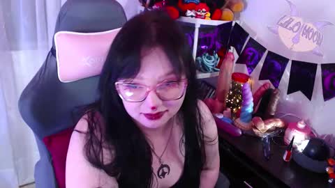 Snapshot of lilomoon69 chatting on October 28, 1:11 am Lilo  online show from October 28, 1:11 am