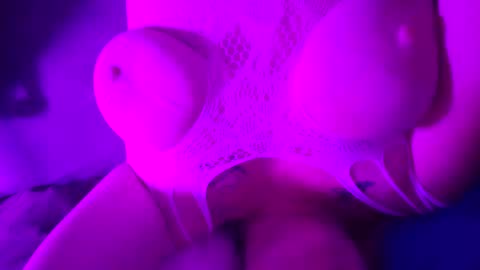 lilsweetiecumslut online show from September 11, 5:41 am