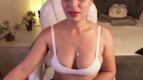 Snapshot of lilu_ds chatting on October 2, 8:47 pm lilu_ds online show from October 2, 8:47 pm