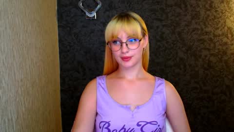 lilukitsune online show from September 22, 5:33 pm