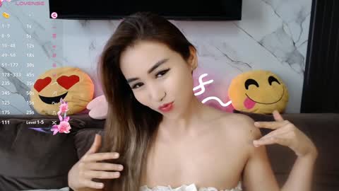 Lily online show from February 5, 6:13 am