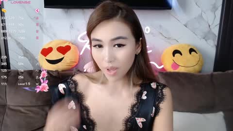 Lily online show from January 31, 7:50 am