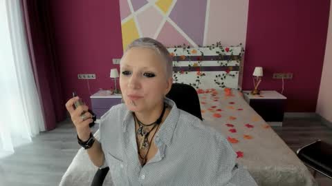 Lilu online show from October 7, 5:45 am