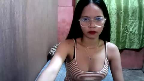 lily_2003 online show from October 22, 3:11 am