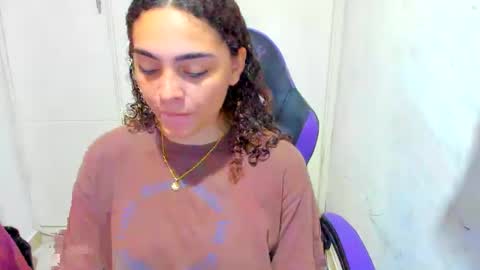 lily_anal_squirt online show from December 26, 7:38 pm