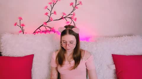  lily  online show from September 13, 6:21 am