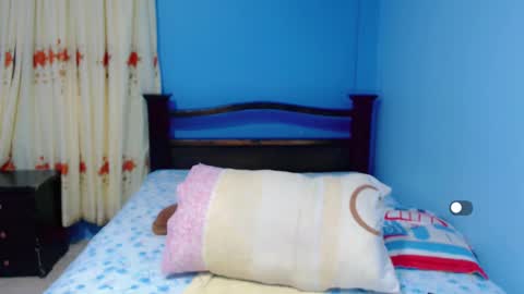 Snapshot of lily_benet1 chatting on September 22, 5:28 am LILYB online show from September 22, 5:28 am