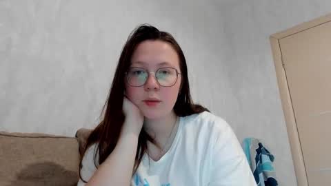 Lily Chays online show from October 14, 1:52 am