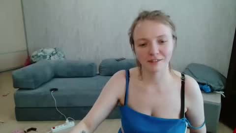 Lily dollyx online show from May 5, 8:06 am