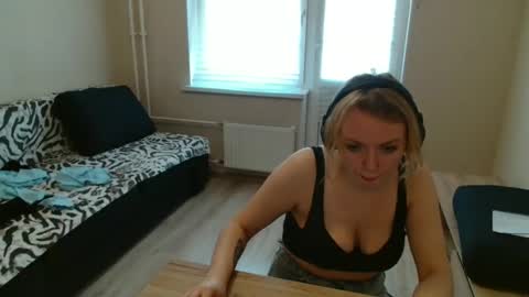 Snapshot of lily_dollyx chatting on September 27, 1:18 pm Lily dollyx online show from September 27, 1:18 pm