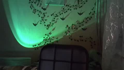 Snapshot of lily_ember chatting on October 30, 10:33 pm lily_ember online show from October 30, 10:33 pm