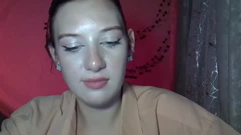 Snapshot of lily_ember chatting on October 17, 7:39 pm lily_ember online show from October 17, 7:39 pm