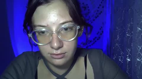 Snapshot of lily_ember chatting on October 25, 10:49 pm lily_ember online show from October 25, 10:49 pm