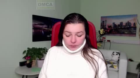 Lily online show from November 12, 4:32 am