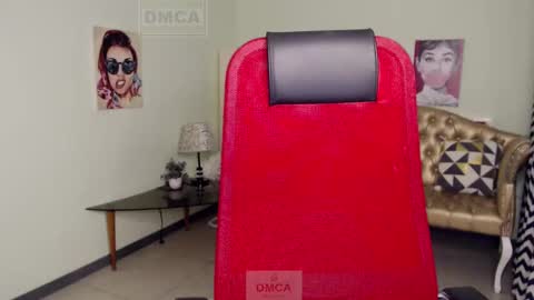 Lily online show from December 3, 2:38 pm