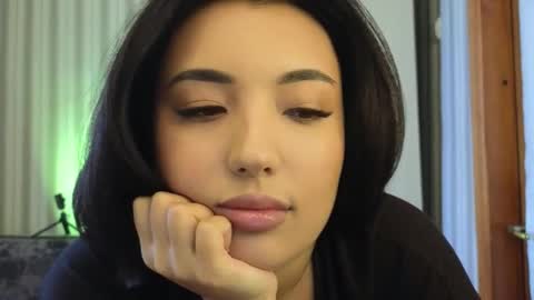 Snapshot of lily_foster_ chatting on September 19, 7:07 am Lily online show from September 19, 7:07 am