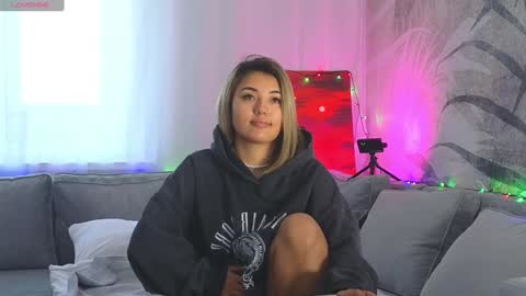 Lily online show from December 14, 7:07 am