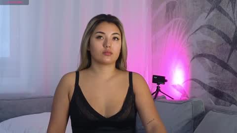 Lily online show from December 6, 5:42 am
