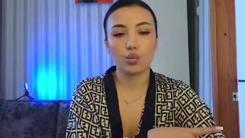 Snapshot of lily_foster_ chatting on September 23, 6:55 am Lily online show from September 23, 6:55 am