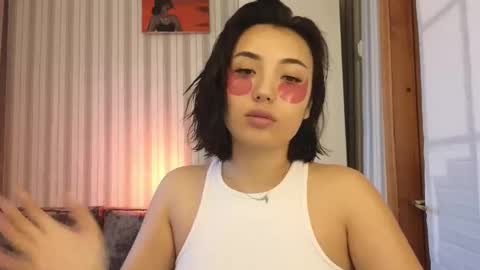 Snapshot of lily_foster_ chatting on September 25, 6:01 am Lily online show from September 25, 6:01 am