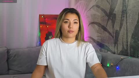 Lily online show from December 23, 2:28 pm