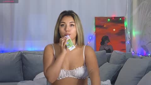 Lily online show from December 13, 4:05 pm