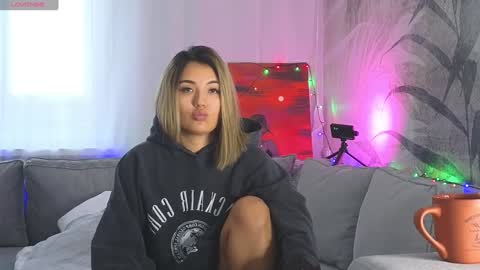 Lily online show from December 15, 8:41 am