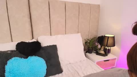Snapshot of lily_greey chatting on February 25, 9:53 am Lily online show from February 25, 9:53 am