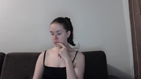 lily_love_x online show from September 23, 10:08 pm