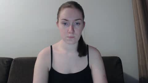 lily_love_x online show from December 14, 11:34 pm