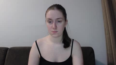 lily_love_x online show from December 14, 1:49 am