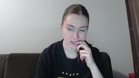 lily_love_x online show from January 7, 10:41 pm