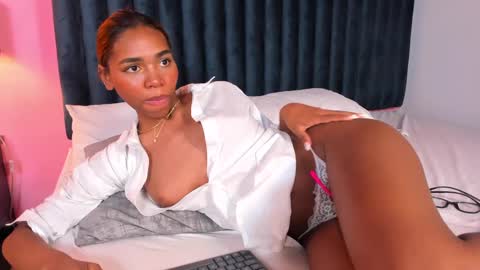Lily Miiller online show from December 31, 4:25 pm